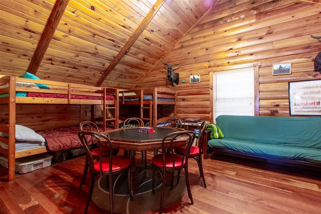 For Sale: $349,900 (3 beds, 1 baths, 1135 Square Feet)