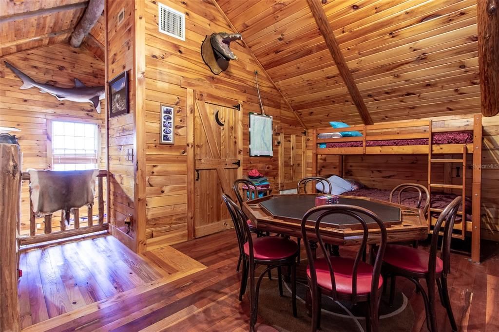 For Sale: $349,900 (3 beds, 1 baths, 1135 Square Feet)