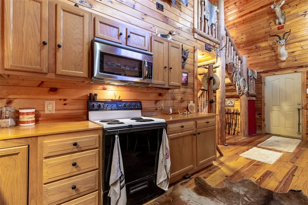 For Sale: $349,900 (3 beds, 1 baths, 1135 Square Feet)