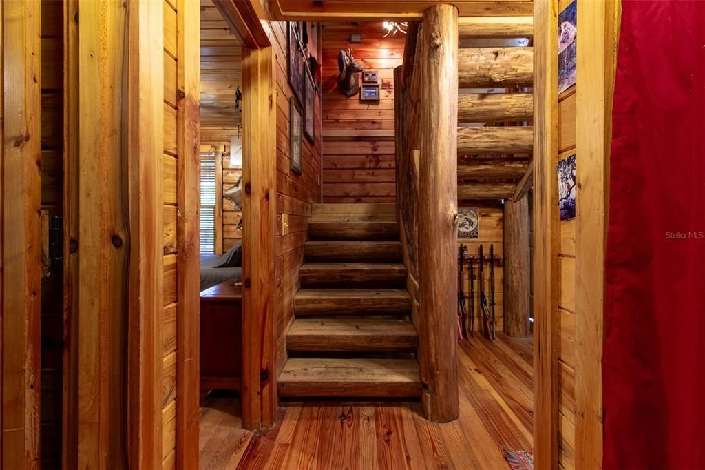 For Sale: $349,900 (3 beds, 1 baths, 1135 Square Feet)