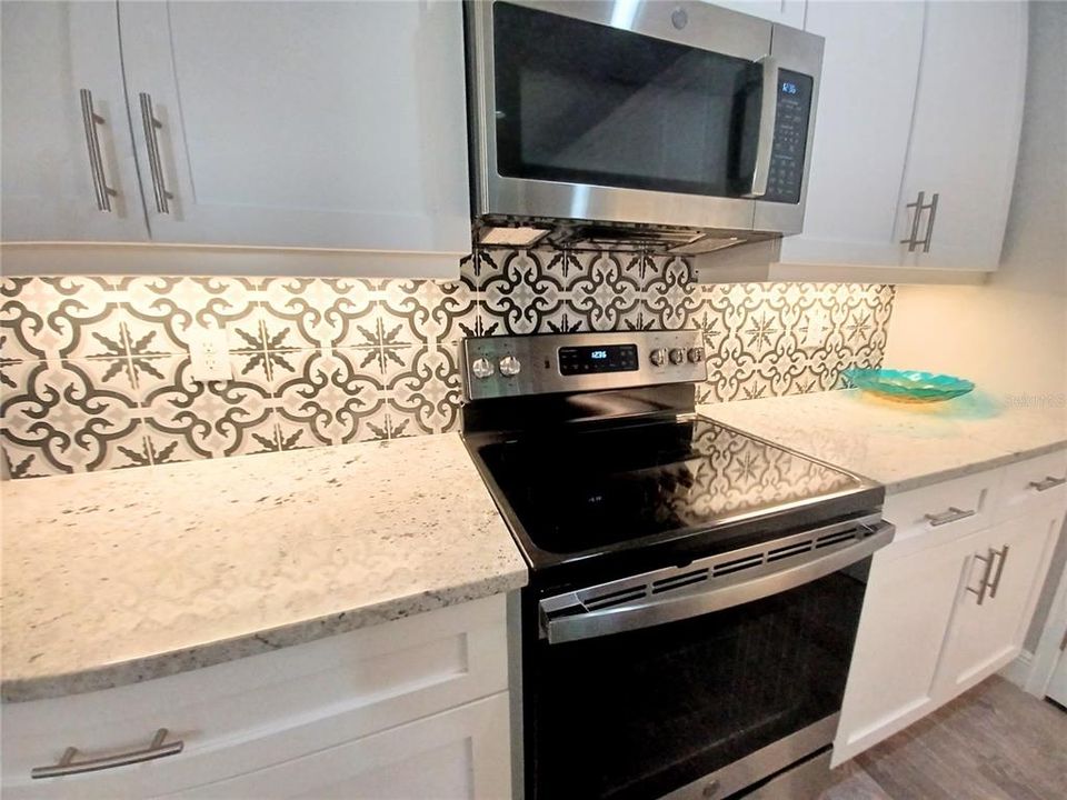 Active With Contract: $358,000 (2 beds, 2 baths, 1598 Square Feet)