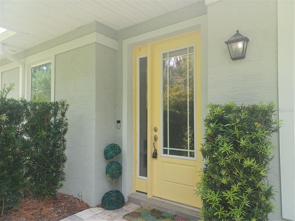 Active With Contract: $358,000 (2 beds, 2 baths, 1598 Square Feet)