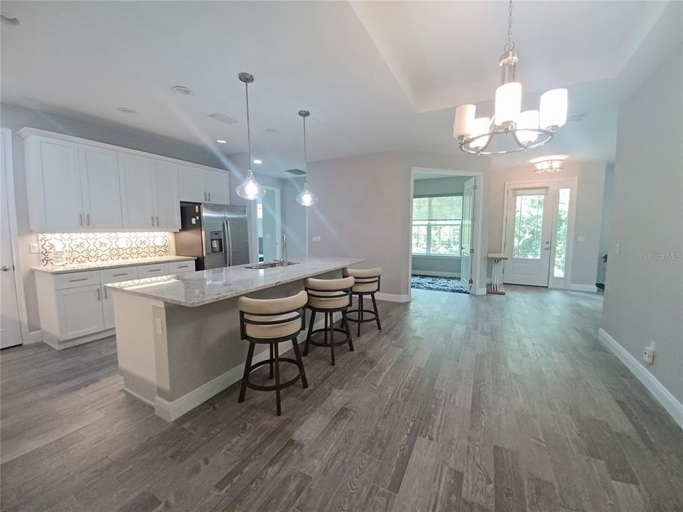 Active With Contract: $358,000 (2 beds, 2 baths, 1598 Square Feet)