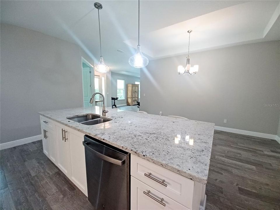 Active With Contract: $358,000 (2 beds, 2 baths, 1598 Square Feet)