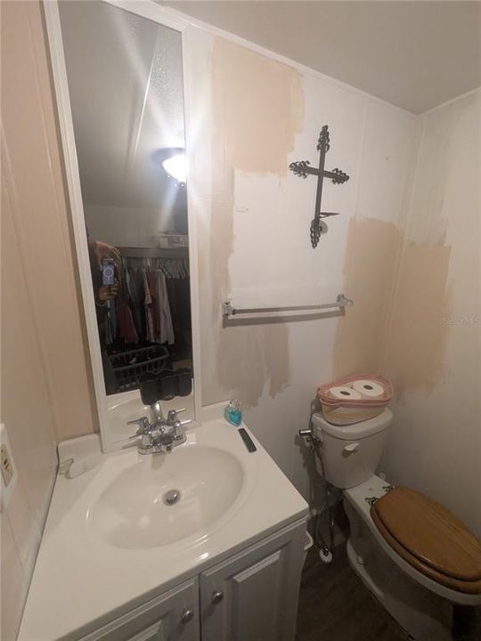 Active With Contract: $125,000 (2 beds, 2 baths, 864 Square Feet)