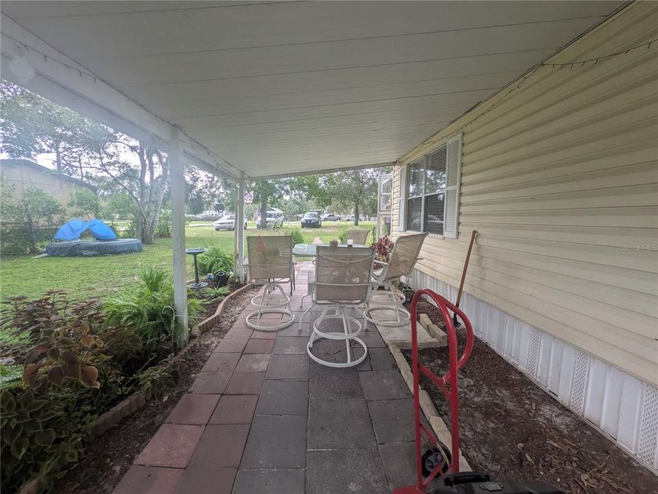 Active With Contract: $125,000 (2 beds, 2 baths, 864 Square Feet)