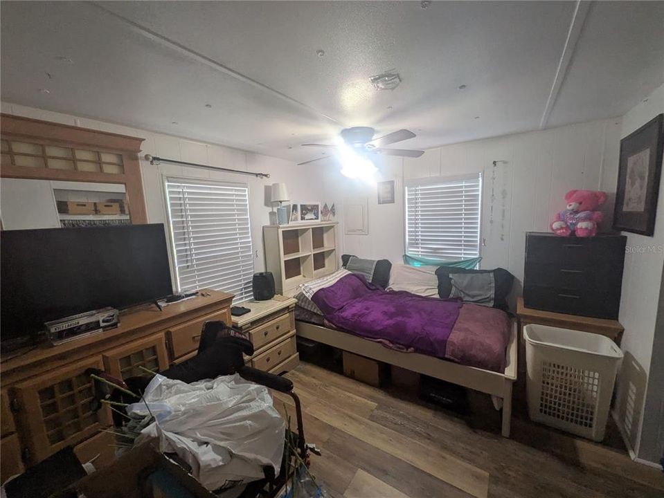 Active With Contract: $125,000 (2 beds, 2 baths, 864 Square Feet)