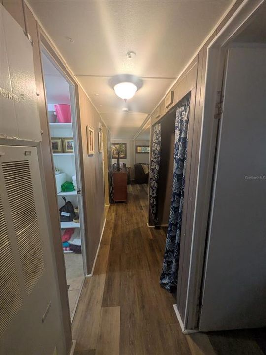 Active With Contract: $125,000 (2 beds, 2 baths, 864 Square Feet)