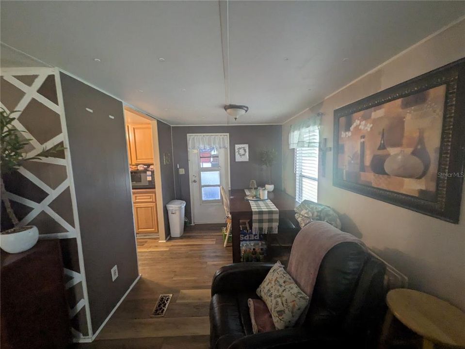 Active With Contract: $125,000 (2 beds, 2 baths, 864 Square Feet)