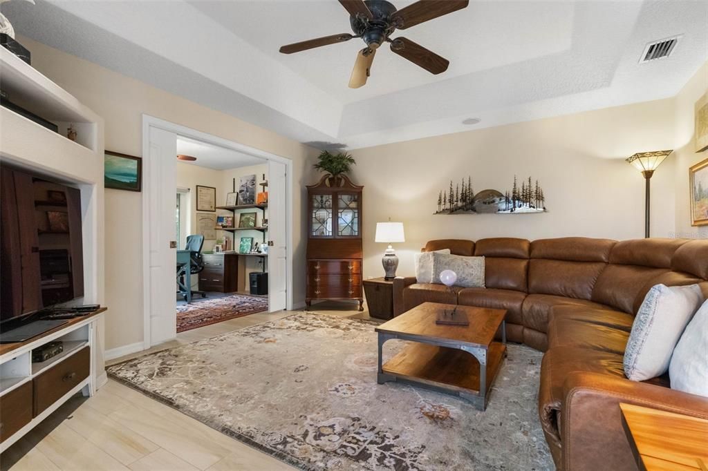 待售: $950,000 (3 贝兹, 2 浴室, 2512 平方英尺)