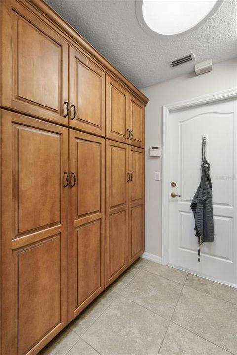 待售: $950,000 (3 贝兹, 2 浴室, 2512 平方英尺)