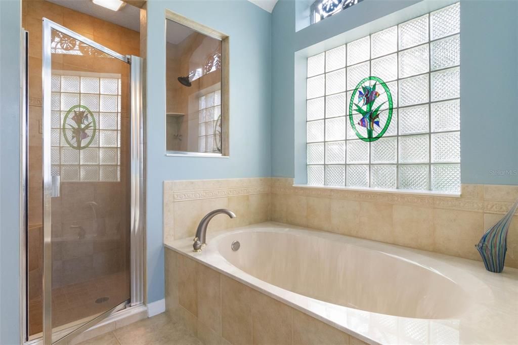 待售: $950,000 (3 贝兹, 2 浴室, 2512 平方英尺)