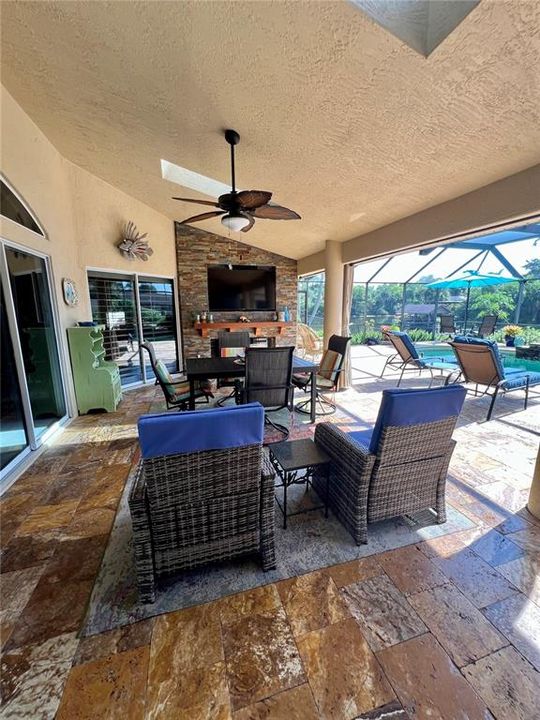 待售: $950,000 (3 贝兹, 2 浴室, 2512 平方英尺)