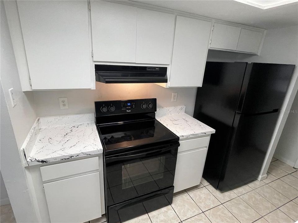 Active With Contract: $175,000 (2 beds, 1 baths, 1069 Square Feet)