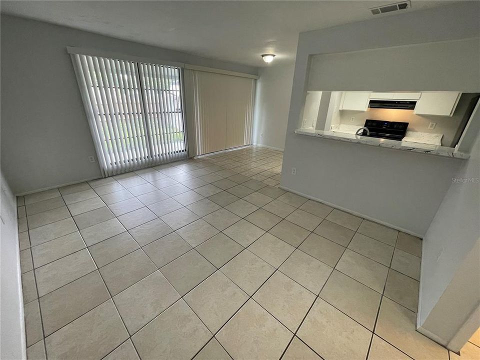 Active With Contract: $175,000 (2 beds, 1 baths, 1069 Square Feet)