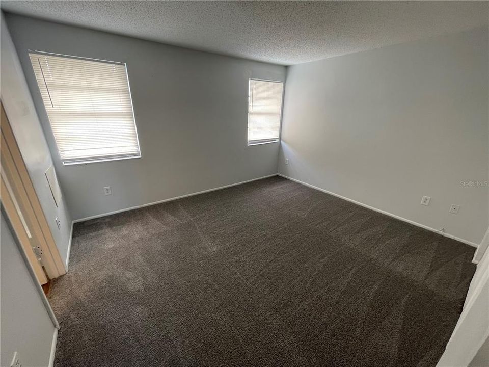 Active With Contract: $175,000 (2 beds, 1 baths, 1069 Square Feet)