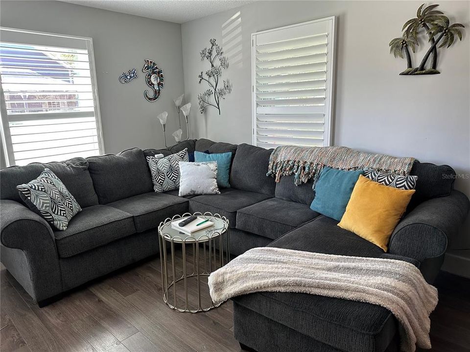 待售: $449,999 (2 贝兹, 1 浴室, 1029 平方英尺)