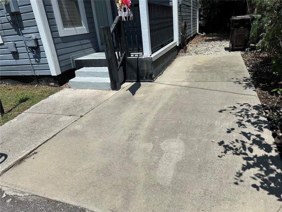 待售: $449,999 (2 贝兹, 1 浴室, 1029 平方英尺)