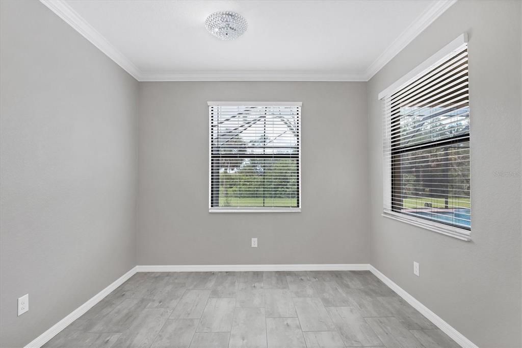 Под контрактом: $799,000 (6 спален, 4 ванн, 3905 Квадратных фут)