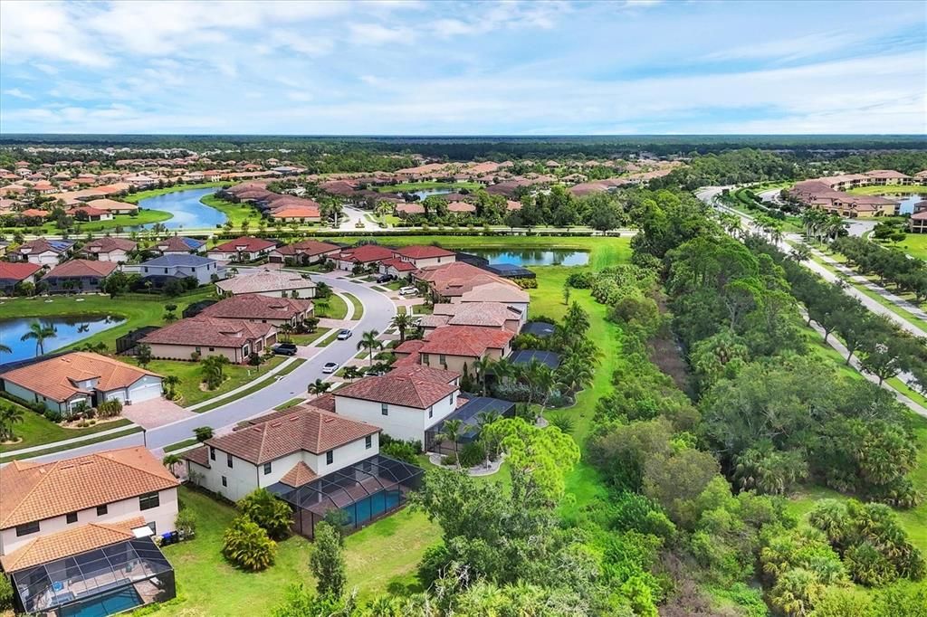 Под контрактом: $799,000 (6 спален, 4 ванн, 3905 Квадратных фут)