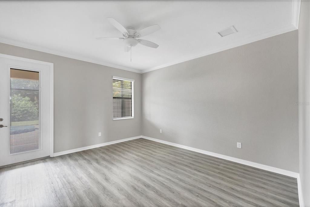 Под контрактом: $799,000 (6 спален, 4 ванн, 3905 Квадратных фут)