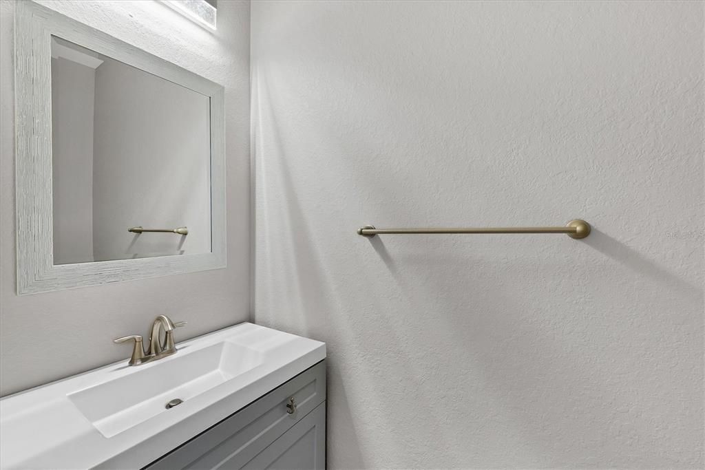 Под контрактом: $799,000 (6 спален, 4 ванн, 3905 Квадратных фут)