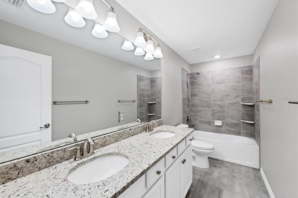 Под контрактом: $799,000 (6 спален, 4 ванн, 3905 Квадратных фут)