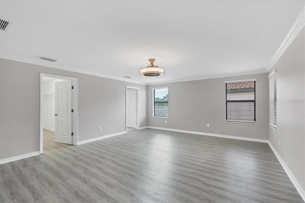 Под контрактом: $799,000 (6 спален, 4 ванн, 3905 Квадратных фут)