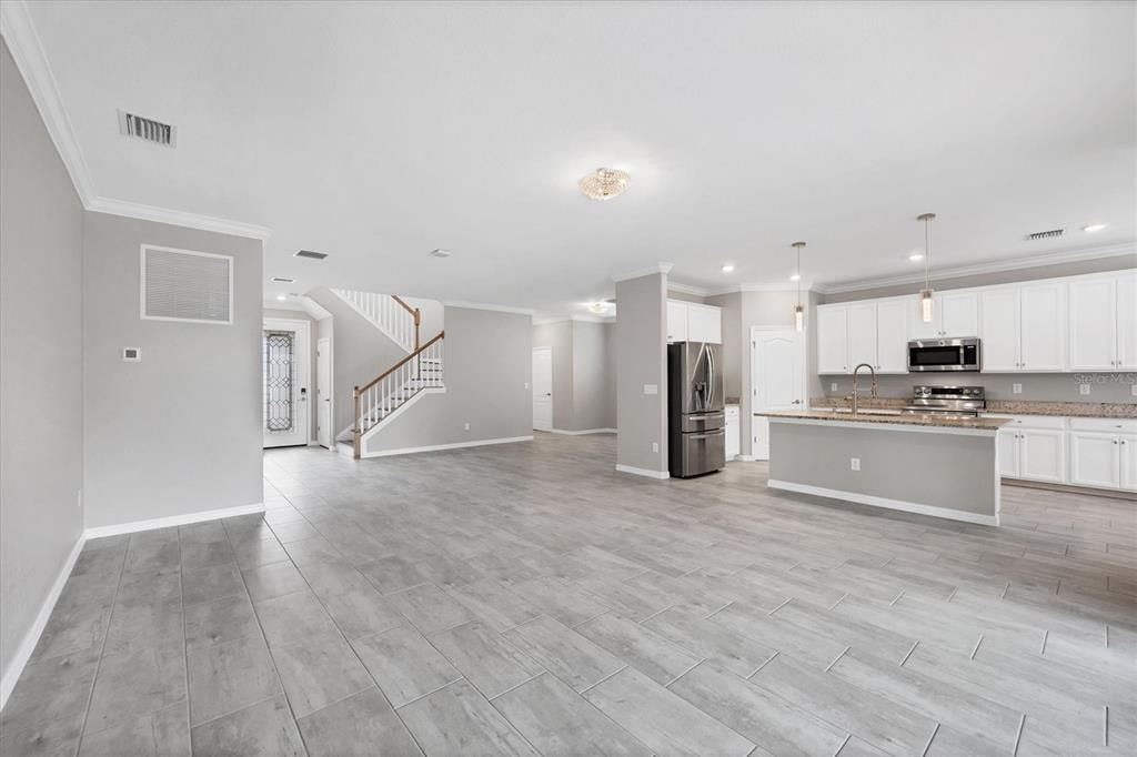 Под контрактом: $799,000 (6 спален, 4 ванн, 3905 Квадратных фут)