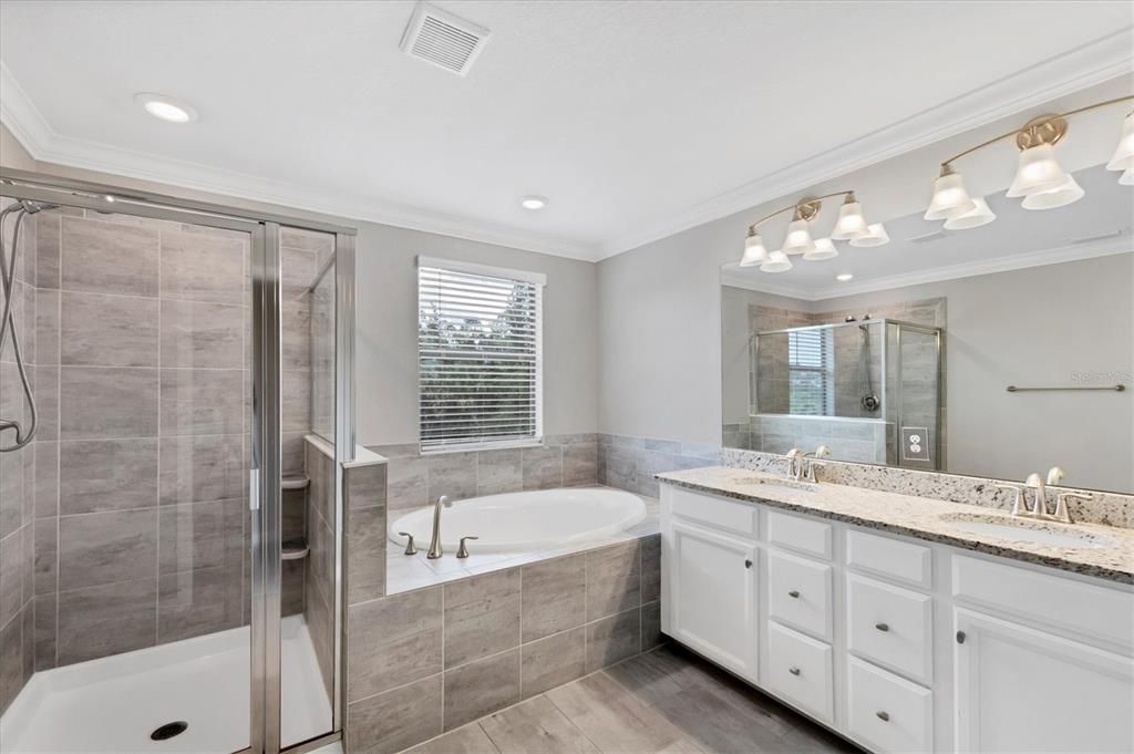 Под контрактом: $799,000 (6 спален, 4 ванн, 3905 Квадратных фут)