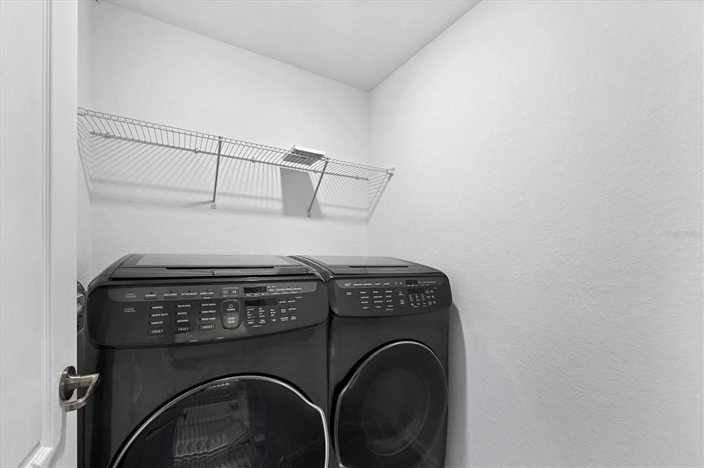 Под контрактом: $799,000 (6 спален, 4 ванн, 3905 Квадратных фут)