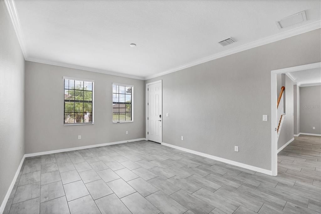 Под контрактом: $799,000 (6 спален, 4 ванн, 3905 Квадратных фут)