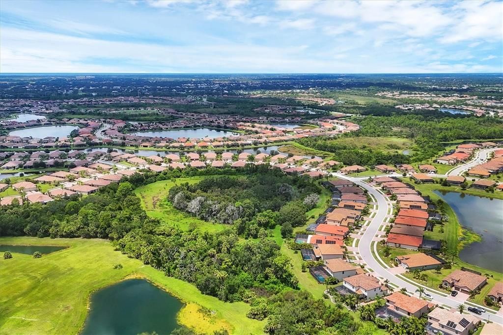 Под контрактом: $799,000 (6 спален, 4 ванн, 3905 Квадратных фут)