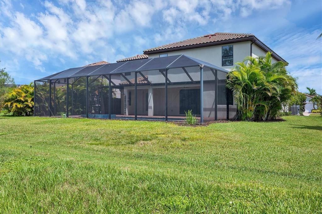 Под контрактом: $799,000 (6 спален, 4 ванн, 3905 Квадратных фут)