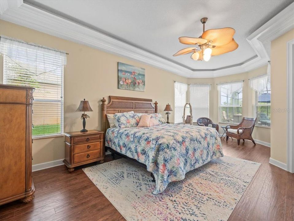 Под контрактом: $575,000 (3 спален, 3 ванн, 3141 Квадратных фут)