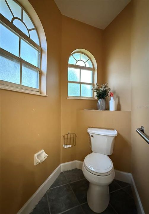 合同活跃: $665,000 (5 贝兹, 3 浴室, 2582 平方英尺)