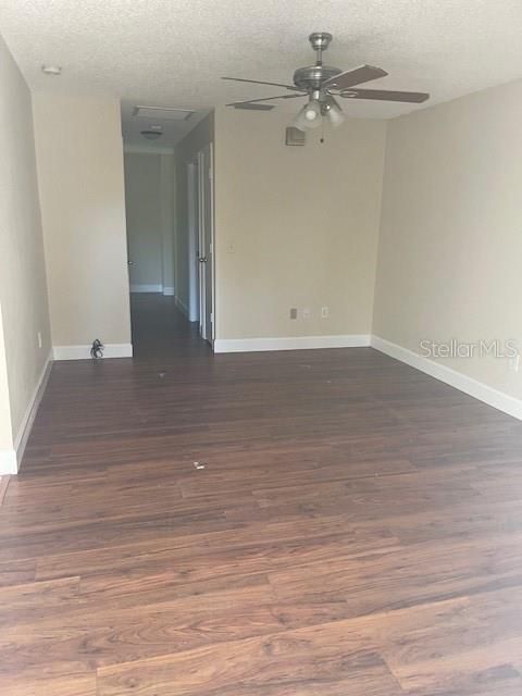 Под контрактом: $260,000 (3 спален, 2 ванн, 1072 Квадратных фут)