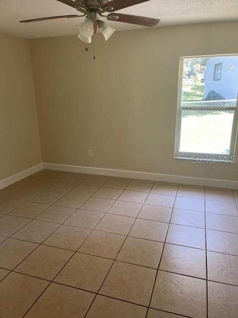 Под контрактом: $260,000 (3 спален, 2 ванн, 1072 Квадратных фут)