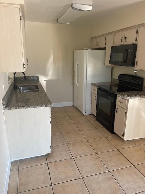 Под контрактом: $260,000 (3 спален, 2 ванн, 1072 Квадратных фут)