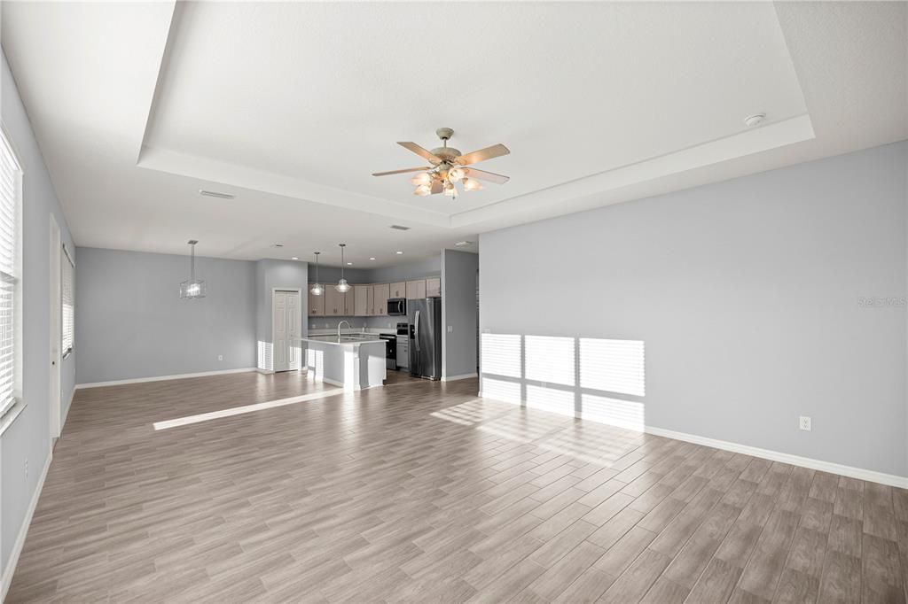 На продажу: $372,900 (4 спален, 2 ванн, 2183 Квадратных фут)