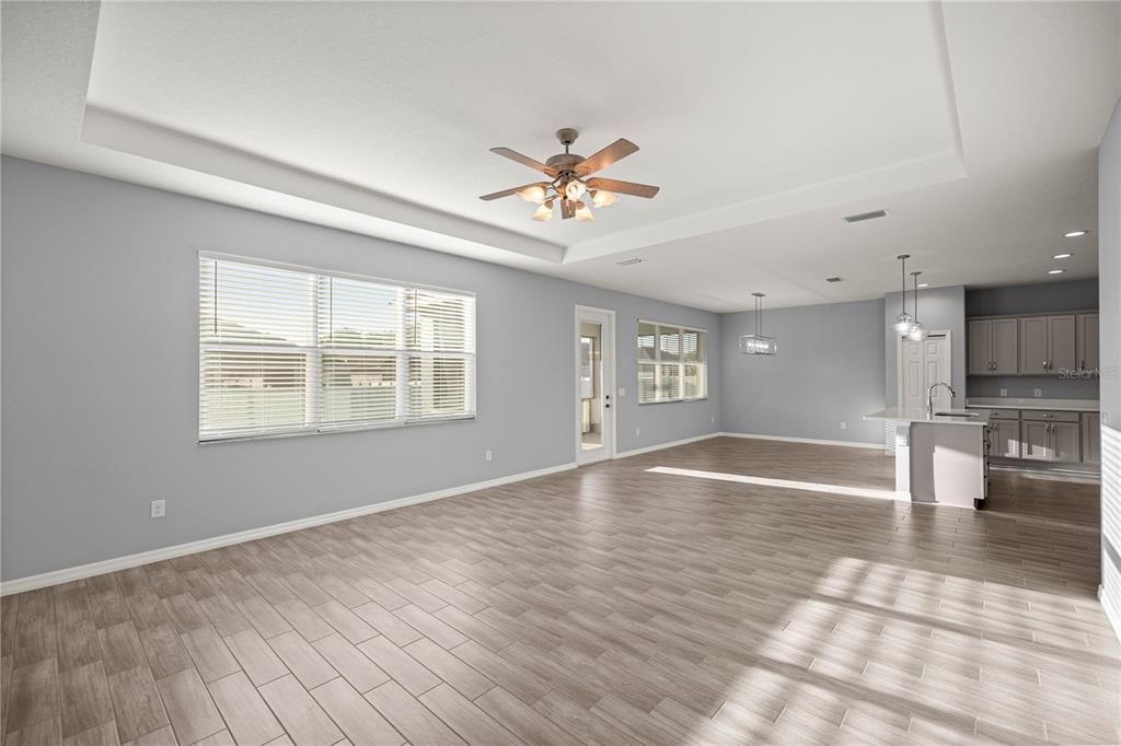 На продажу: $372,900 (4 спален, 2 ванн, 2183 Квадратных фут)