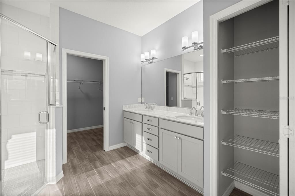 На продажу: $372,900 (4 спален, 2 ванн, 2183 Квадратных фут)