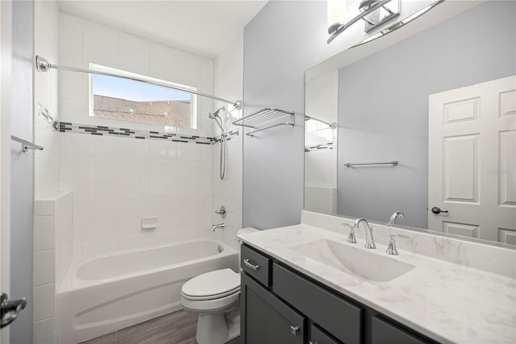 На продажу: $372,900 (4 спален, 2 ванн, 2183 Квадратных фут)