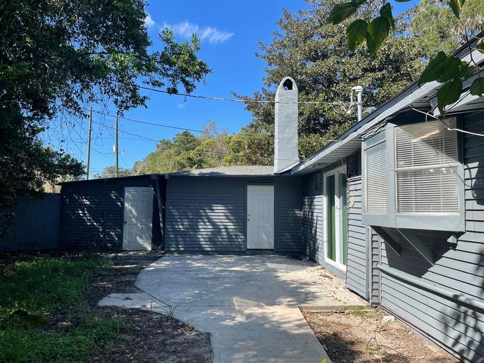 Active With Contract: $165,000 (3 beds, 2 baths, 1614 Square Feet)