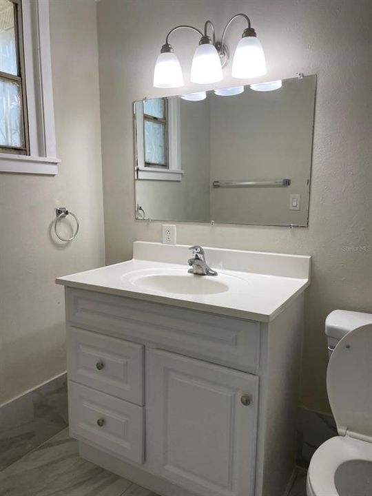 Active With Contract: $165,000 (3 beds, 2 baths, 1614 Square Feet)