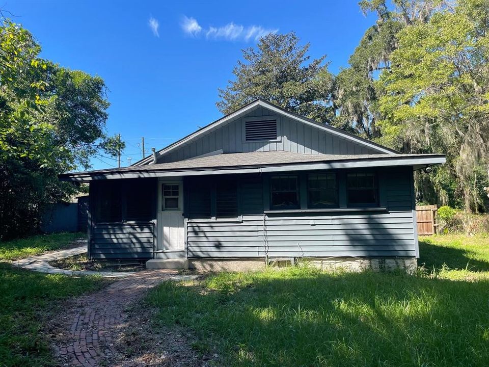 Active With Contract: $165,000 (3 beds, 2 baths, 1614 Square Feet)