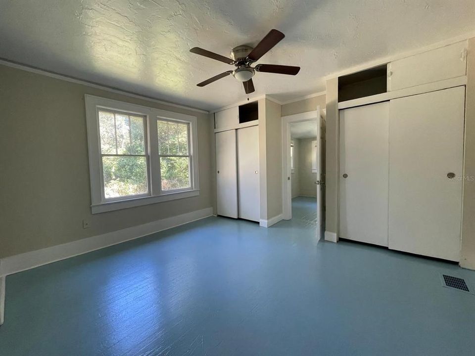 Active With Contract: $165,000 (3 beds, 2 baths, 1614 Square Feet)