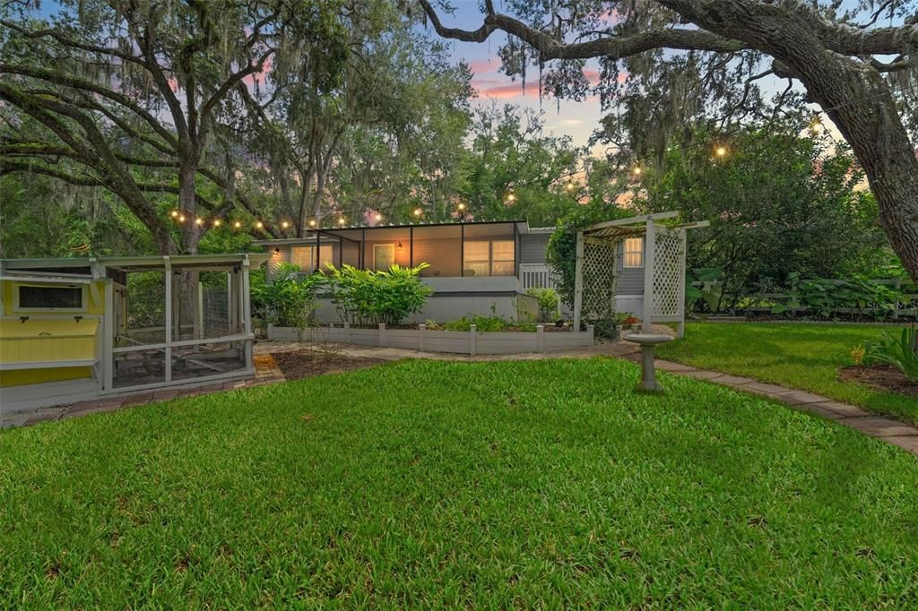 For Sale: $299,000 (2 beds, 2 baths, 1248 Square Feet)