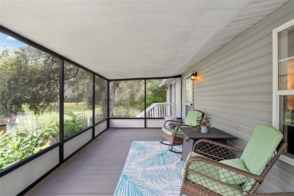 For Sale: $299,000 (2 beds, 2 baths, 1248 Square Feet)