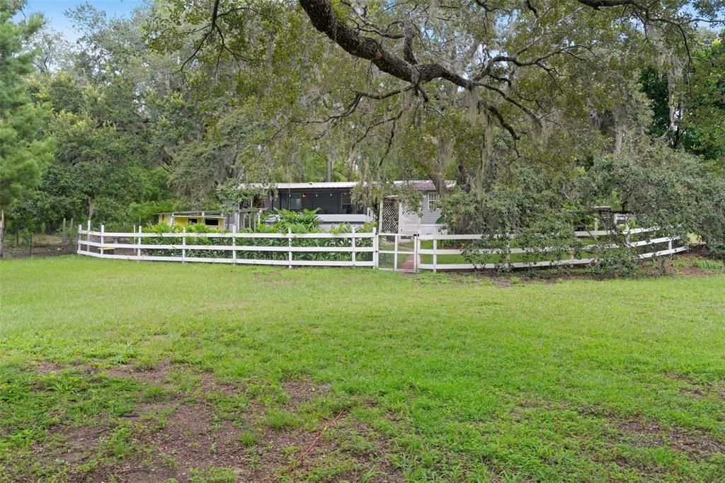 For Sale: $299,000 (2 beds, 2 baths, 1248 Square Feet)